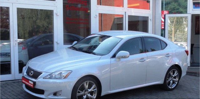 Left hand drive LEXUS IS 220 2.2 D SPORTLINE